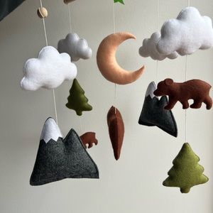 Woodland baby mobile